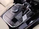 【スタートボタン】リモコンキーを持っているだけで起動可能なスタートボタン。オートスタート/ストップ機能も装備しており燃料消費量の軽減に貢献します。