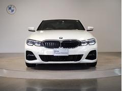 【キドニーグリル】ＢＭＷは約９０年もの間、ほぼ全ての車両にひと目でＢＭＷだと分かるこの特徴的なフロントグリルが備えられ、デザイン・アイコンとして親しまれてきました。 5