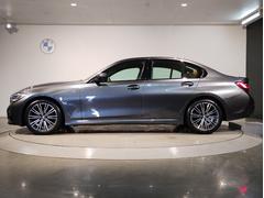 【キドニーグリル】ＢＭＷは約９０年もの間、ほぼ全ての車両にひと目でＢＭＷだと分かるこの特徴的なフロントグリルが備えられ、デザイン・アイコンとして親しまれてきました。 5