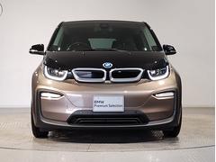 【キドニーグリル】ＢＭＷは約９０年もの間、ほぼ全ての車両にひと目でＢＭＷだと分かるこの特徴的なフロントグリルが備えられ、デザイン・アイコンとして親しまれてきました。 5