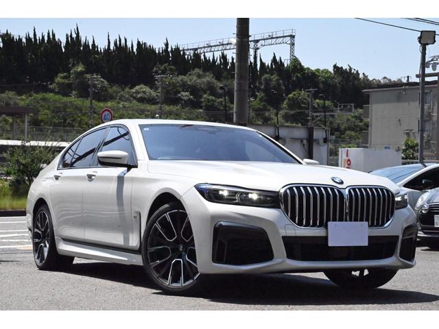 ７シリーズ ７５０ｉ　ｘＤｒｉｖｅ　Ｍスポーツ　１オ－ナ－　禁煙　ｈａｒｍａｎ／ｋａｒｄｏｎ　黒革　サンルーフ　純正ナビ　フルセグＴＶ　３６０カメラ　ドラレコ　ＥＴＣ　レーザーライト　ワイヤレスチャージ　パワートランク（3枚目）
