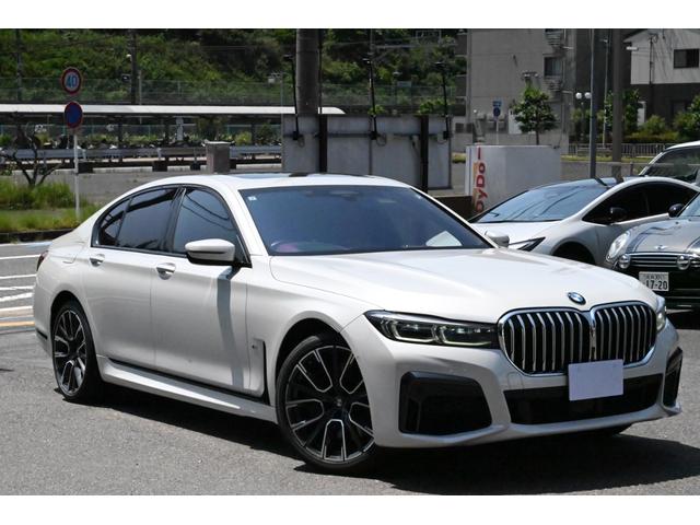 ７シリーズ ７５０ｉ　ｘＤｒｉｖｅ　Ｍスポーツ　１オ－ナ－　禁煙　ｈａｒｍａｎ／ｋａｒｄｏｎ　黒革　サンルーフ　純正ナビ　フルセグＴＶ　３６０カメラ　ドラレコ　ＥＴＣ　レーザーライト　ワイヤレスチャージ　パワートランク（9枚目）