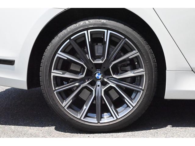 ７シリーズ ７５０ｉ　ｘＤｒｉｖｅ　Ｍスポーツ　１オ－ナ－　禁煙　ｈａｒｍａｎ／ｋａｒｄｏｎ　黒革　サンルーフ　純正ナビ　フルセグＴＶ　３６０カメラ　ドラレコ　ＥＴＣ　レーザーライト　ワイヤレスチャージ　パワートランク（28枚目）