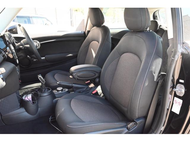 �y�܂��͍݌Ɋm�F���z�����������d�b�������������̂ɁA�^�b�`�̍��Łu�����܂���I��������Ă��܂��܂����I�v�Ƃ����������Ă����������Ƃ����т��ь�����܂��B�������̍ۂ͂P���P�b�ł��������A���������I