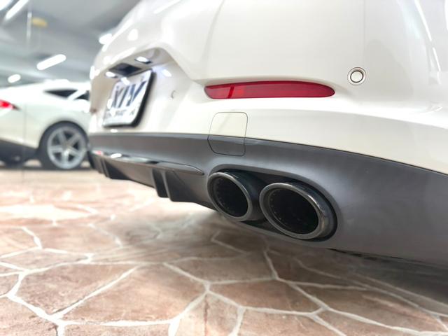 GT 4ドアクーペ 53 4マチック+ 白内装 ラグジュアリーPKG ワンオーナー(17枚目)