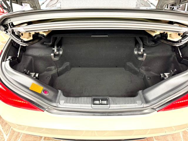 SL SL350 AMGライン ワンオーナー 受注生産内装 マジックスカイルーフ(16枚目)