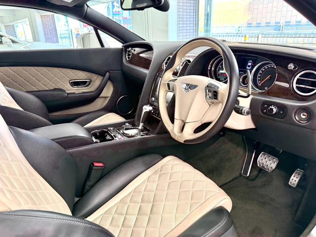 コンチネンタル GT V8 後期 マリナーPKG カーボンエアロ ローダウン ツートンインテリア 21AW(24枚目)