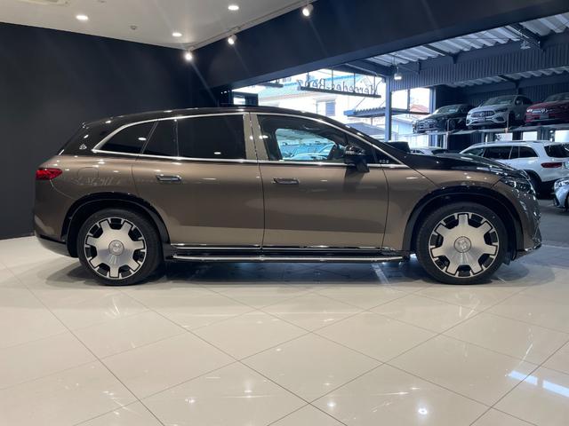 ＥＱＳ ＳＵＶ ＥＱＳ６８０　ＳＵＶ　ブラックピアノラッカーフローイングラインインテリアトリム（5枚目）