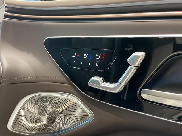 ＥＱＳ ＳＵＶ ＥＱＳ６８０　ＳＵＶ　ブラックピアノラッカーフローイングラインインテリアトリム（15枚目）