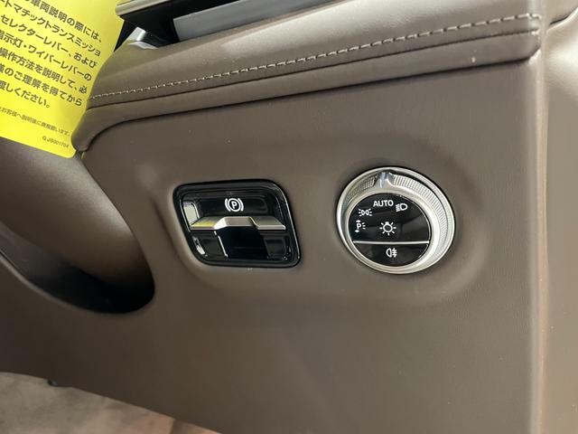 ＥＱＳ ＳＵＶ ＥＱＳ６８０　ＳＵＶ　ブラックピアノラッカーフローイングラインインテリアトリム（17枚目）