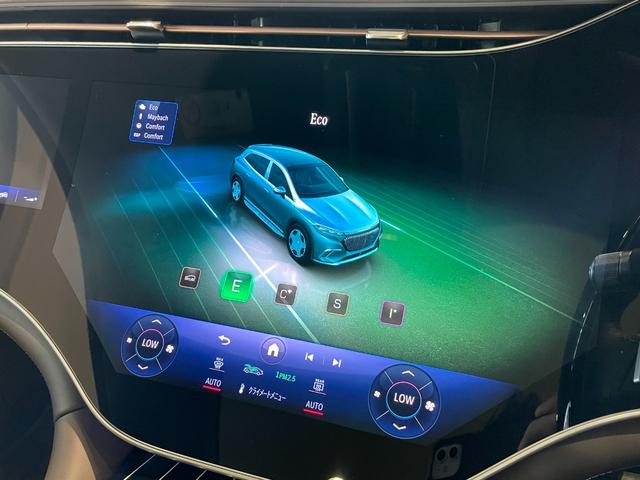 ＥＱＳ ＳＵＶ ＥＱＳ６８０　ＳＵＶ　ブラックピアノラッカーフローイングラインインテリアトリム（36枚目）