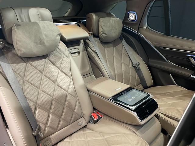 ＥＱＳ ＳＵＶ ＥＱＳ６８０　ＳＵＶ　ブラックピアノラッカーフローイングラインインテリアトリム（52枚目）