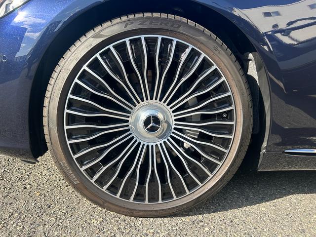 Sクラス S580 4マチック MANUFAKUTURレザーエクスクルーシブパッケージ 21インチマイバッハアルミホイール(鍛造) パノラミックスライディングルーフ リヤエンターテイメント(12枚目)