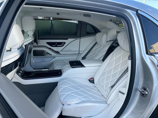 Sクラス S580 4マチック MANUFAKUTURレザーエクスクルーシブパッケージ 21インチマイバッハアルミホイール(鍛造) パノラミックスライディングルーフ リヤエンターテイメント(48枚目)