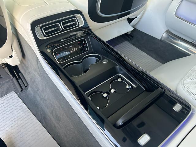 Sクラス S580 4マチック MANUFAKUTURレザーエクスクルーシブパッケージ 21インチマイバッハアルミホイール(鍛造) パノラミックスライディングルーフ リヤエンターテイメント(49枚目)