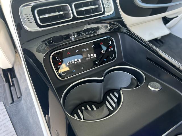 Sクラス S580 4マチック MANUFAKUTURレザーエクスクルーシブパッケージ 21インチマイバッハアルミホイール(鍛造) パノラミックスライディングルーフ リヤエンターテイメント(50枚目)