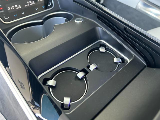 Sクラス S580 4マチック MANUFAKUTURレザーエクスクルーシブパッケージ 21インチマイバッハアルミホイール(鍛造) パノラミックスライディングルーフ リヤエンターテイメント(51枚目)