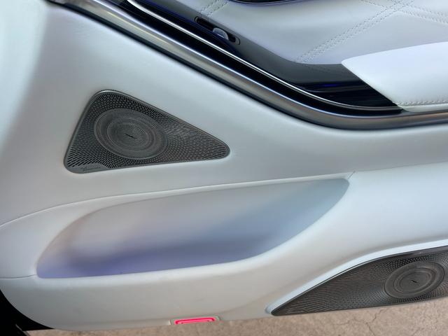 Sクラス S580 4マチック MANUFAKUTURレザーエクスクルーシブパッケージ 21インチマイバッハアルミホイール(鍛造) パノラミックスライディングルーフ リヤエンターテイメント(63枚目)
