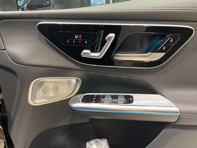 ＧＬＣ ＧＬＣ２２０ｄ　４ＭクペドライバズＰ＋ＡＭＧラインＰ　ＡＭＧレザーエクスクルーシブパッケージ　ドライバーズパッケージ（リヤアクスルステアリング）　パノラミックスライディングルーフ　ＭＢＵＸタッチパネルＡＲナビ（18枚目）