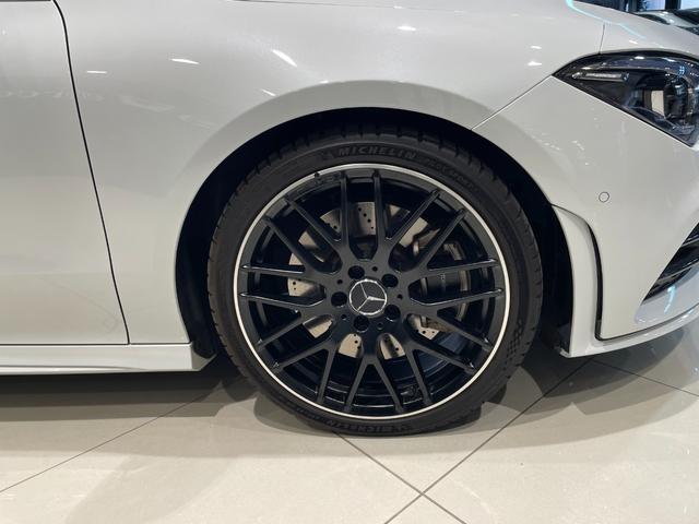 車両は屋内展示しておりますので天候に関係なくごゆっくりコンディションご確認頂けます。車両を倉庫へ保管している場合が御座いますのでご来店前に在庫確認頂けると幸いです。ＴＥＬ　００６６−９７０４−４９７１