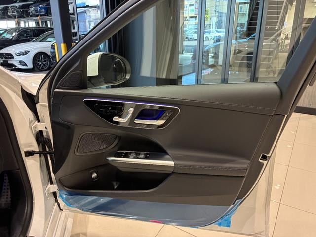 Ｃクラスステーションワゴン Ｃ２２０ｄステーションワゴンアバンギルドＡＭＧライＰ　ベーシックパッケージ　レザーエクスクルーシブパッケージ　ドライバーズパッケージ　パノラミックスライディングルーフ（25枚目）