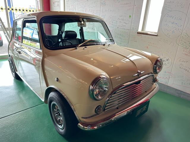 ＭＩＮＩ ３５周年記念限定車　モーリスＭＫ１特別仕様　４ＭＴ（2枚目）