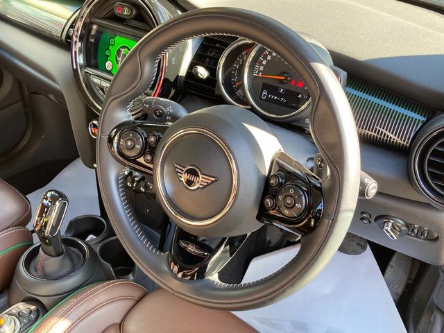 クーパーS 60イヤーズ エディション ワンオーナー 弊社下取り車 特別仕様車 シートヒーター 専用ステアリング パドルシフト アクティブクルーズコントロール バックカメラ 前後センサー 禁煙車(11枚目)
