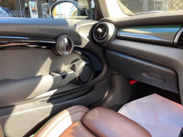 クーパーS 60イヤーズ エディション ワンオーナー 弊社下取り車 特別仕様車 シートヒーター 専用ステアリング パドルシフト アクティブクルーズコントロール バックカメラ 前後センサー 禁煙車(14枚目)