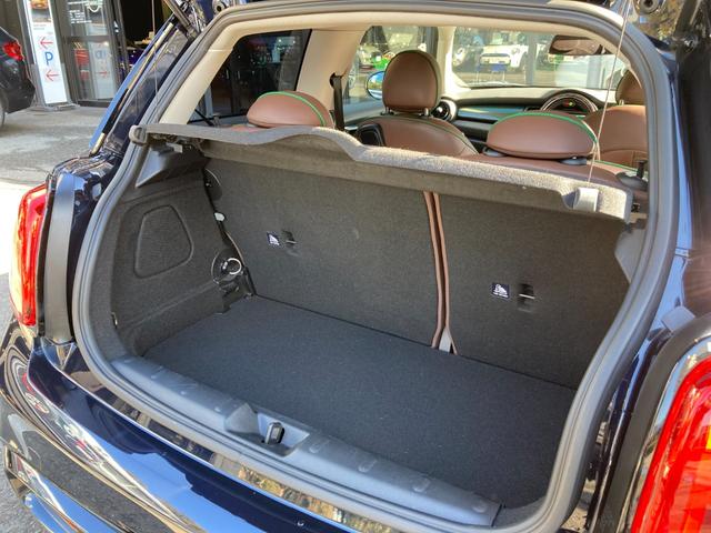 クーパーS 60イヤーズ エディション ワンオーナー 弊社下取り車 特別仕様車 シートヒーター 専用ステアリング パドルシフト アクティブクルーズコントロール バックカメラ 前後センサー 禁煙車(17枚目)