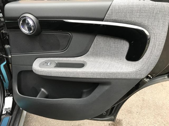 クーパーD クロスオーバー クラシックトリム アクティブクルーズコントロール パークディスタンスコントロール MINIドライビングモード 衝突被害軽減ブレーキ 電動リアゲート LEDヘッドライト ユニオンジャックテールランプ(35枚目)