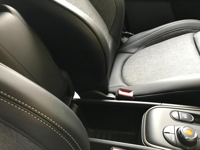 クーパーD クロスオーバー クラシックトリム アクティブクルーズコントロール パークディスタンスコントロール MINIドライビングモード 衝突被害軽減ブレーキ 電動リアゲート LEDヘッドライト ユニオンジャックテールランプ(40枚目)