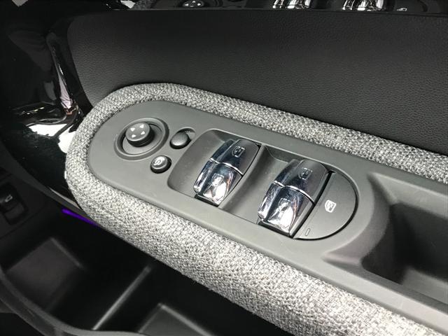 クーパーD クロスオーバー クラシックトリム アクティブクルーズコントロール パークディスタンスコントロール MINIドライビングモード 衝突被害軽減ブレーキ 電動リアゲート LEDヘッドライト ユニオンジャックテールランプ(56枚目)