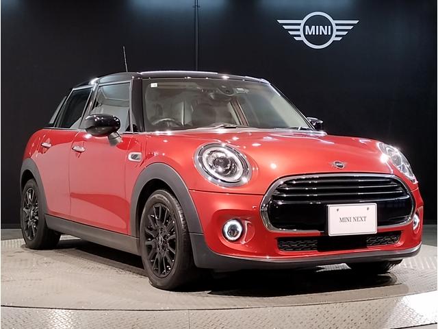 ＭＩＮＩ 　クーパー５ドア　ローズウッドエディション　全国２００台限定車　ワンオーナー　バックカメラ　リア障害物センサー　衝突被害軽減ブレーキ　１６インチブラックＡＷ　ＥＴＣ車載器　禁煙車　ＬＥＤヘッドライト（11枚目）