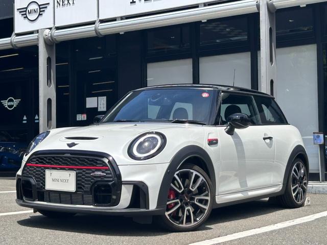 ＭＩＮＩ ＪＣＷ　プレミアムプラスパッケージ　ＪＣＷトリム　ミニユアーズシート　アクティブクルーズコントロール　シートヒーター　ヘッドアップディスプレイ　アップルカープレイ　バックカメラ　前後障害物センサー　衝突被害軽減ブレーキ　ＬＥＤヘッドライト（67枚目）