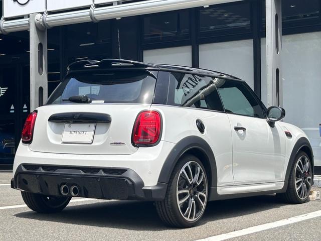 ＭＩＮＩ ＪＣＷ　プレミアムプラスパッケージ　ＪＣＷトリム　ミニユアーズシート　アクティブクルーズコントロール　シートヒーター　ヘッドアップディスプレイ　アップルカープレイ　バックカメラ　前後障害物センサー　衝突被害軽減ブレーキ　ＬＥＤヘッドライト（71枚目）