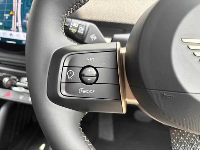 ＭＩＮＩ エースマンＥ　クラシック・トリム　弊社デモカー　クラシックＴＲＩＭ　全周囲カメラ　シートヒーター　ステアリングヒーター　純正ＨＤＤナビ　バックカメラ　衝突軽減ブレーキ　ヘッドアップディスプレイ　ミラー型ＥＴＣ　ＡｐｐｌｅＣａｒＰｌａｙ（26枚目）