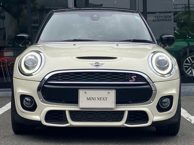 ＭＩＮＩ クーパーＳＤ　ジョン・クーパー・ワークス・トリム　ワンオーナー　レザレットシート　シートヒーター　パドルシフト　バックカメラ　前後ＰＤＣ　アクティブクルーズコントロール　衝突被害軽減ブレーキ　禁煙車　ＥＴＣ　ＪＣＷ専用１７インチＡＷ　純正ＨＤＤナビ（5枚目）