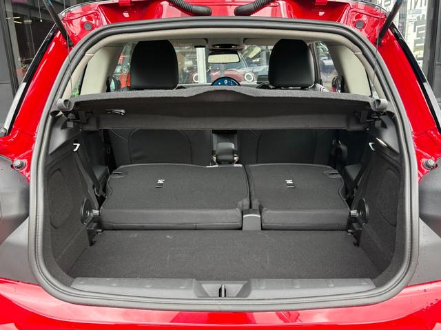 ＭＩＮＩ クーパーＣ　クラシック・トリム　弊社デモカー・クラシックＴ・ハンドルヒーター・ハンズオフＡＣＣ・ヘッドアップディスプレイ・ＡｐｐｌｅＣａｒＰｌａｙ・シートヒーター・オートホールド・純正ＨＤＤナビ・衝突軽減・前後ＰＤＣ・ＥＴＣ・禁煙車（54枚目）