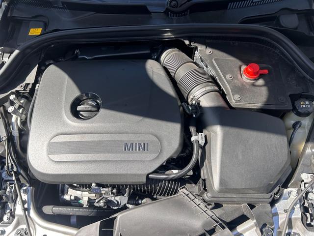 ＭＩＮＩ クーパーＣ　クラシック・トリム　クラシックトリム　ＡＣＣ　純正ＨＤＤナビ　シートヒーター　バックカメラ　ワイヤレス充電　ステアリングヒーター　アップルカープレイ（18枚目）
