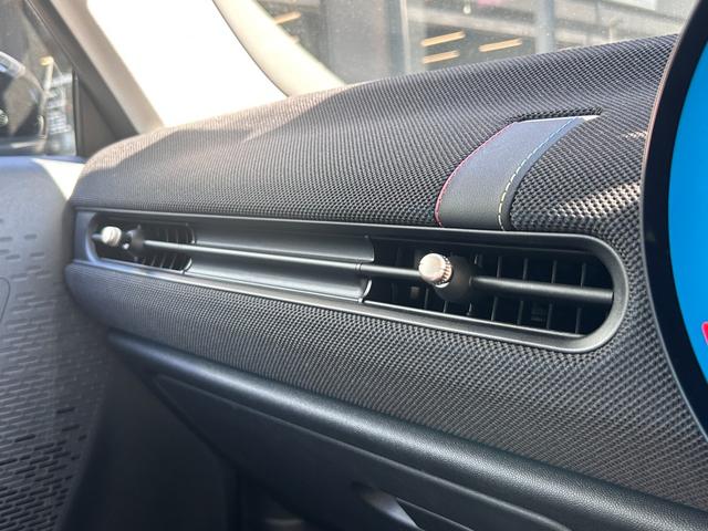 ＭＩＮＩ クーパーＣ　クラシック・トリム　クラシックトリム　ＡＣＣ　純正ＨＤＤナビ　シートヒーター　バックカメラ　ワイヤレス充電　ステアリングヒーター　アップルカープレイ（35枚目）