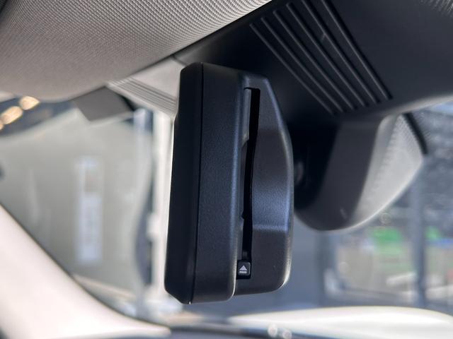 ＭＩＮＩ クーパーＣ　クラシック・トリム　クラシックトリム　ＡＣＣ　純正ＨＤＤナビ　シートヒーター　バックカメラ　ワイヤレス充電　ステアリングヒーター　アップルカープレイ（37枚目）