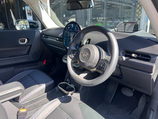 ＭＩＮＩ クーパーＣ　クラシック・トリム　クラシックトリム　ＡＣＣ　純正ＨＤＤナビ　シートヒーター　バックカメラ　ワイヤレス充電　ステアリングヒーター　アップルカープレイ（39枚目）