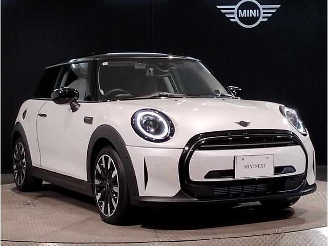 ＭＩＮＩ クーパー　カムデン・エディション　特別仕様車　ワンオーナー　ＡｐｐｌｅＣａｒＰｌａｙ　バックカメラ　アクティブクルーズコントロール　ＬＥＤヘッドライト　シートヒーター　前後ＰＤＣセンサー　衝突軽減ブレーキ　ブラックルーフ（12枚目）