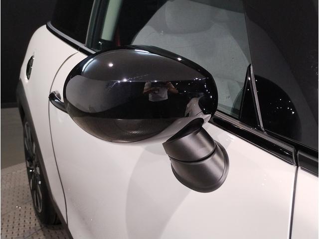 ＭＩＮＩ クーパー　カムデン・エディション　特別仕様車　ワンオーナー　ＡｐｐｌｅＣａｒＰｌａｙ　バックカメラ　アクティブクルーズコントロール　ＬＥＤヘッドライト　シートヒーター　前後ＰＤＣセンサー　衝突軽減ブレーキ　ブラックルーフ（15枚目）