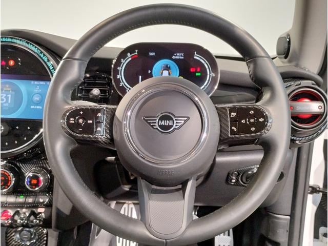 ＭＩＮＩ クーパー　カムデン・エディション　特別仕様車　ワンオーナー　ＡｐｐｌｅＣａｒＰｌａｙ　バックカメラ　アクティブクルーズコントロール　ＬＥＤヘッドライト　シートヒーター　前後ＰＤＣセンサー　衝突軽減ブレーキ　ブラックルーフ（33枚目）