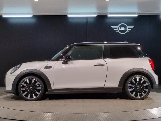ＭＩＮＩ クーパー　カムデン・エディション　特別仕様車　ワンオーナー　ＡｐｐｌｅＣａｒＰｌａｙ　バックカメラ　アクティブクルーズコントロール　ＬＥＤヘッドライト　シートヒーター　前後ＰＤＣセンサー　衝突軽減ブレーキ　ブラックルーフ（70枚目）