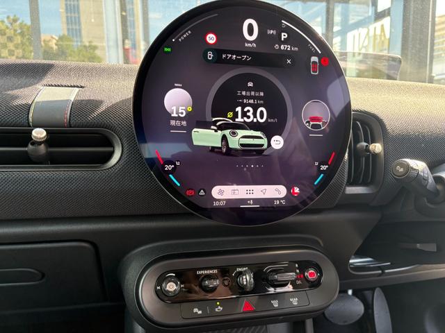 MINI クーパーC クラシック・トリム 弊社デモカー・ハンドルヒーター・シートヒーター・バックカメラ・前後障害物センサー・ハンズオフACC・衝突軽減ブレーキ・AppleCarPlay・ヘッドアップディスプレイ・16インチAW・ETC・禁煙車(14枚目)