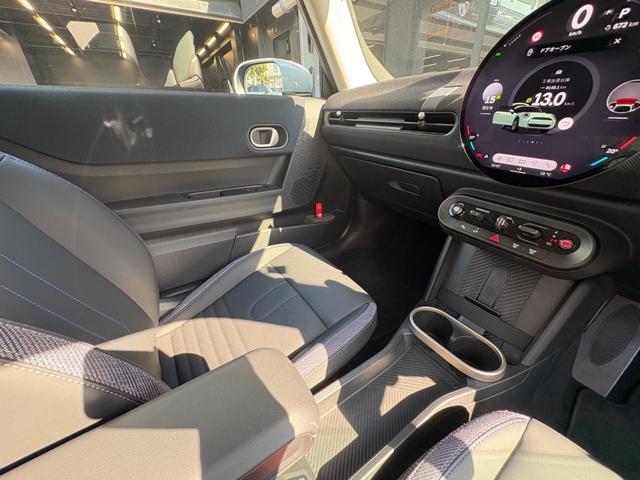 MINI クーパーC クラシック・トリム 弊社デモカー・ハンドルヒーター・シートヒーター・バックカメラ・前後障害物センサー・ハンズオフACC・衝突軽減ブレーキ・AppleCarPlay・ヘッドアップディスプレイ・16インチAW・ETC・禁煙車(15枚目)