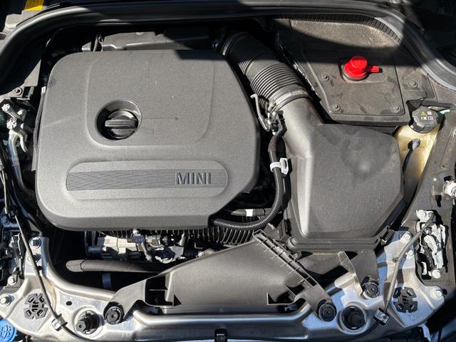 MINI クーパーC クラシック・トリム 弊社デモカー・ハンドルヒーター・シートヒーター・バックカメラ・前後障害物センサー・ハンズオフACC・衝突軽減ブレーキ・AppleCarPlay・ヘッドアップディスプレイ・16インチAW・ETC・禁煙車(23枚目)