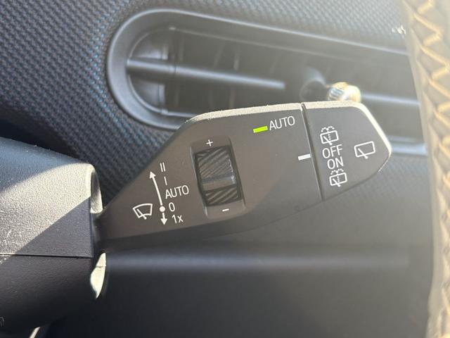 MINI クーパーC クラシック・トリム 弊社デモカー・ハンドルヒーター・シートヒーター・バックカメラ・前後障害物センサー・ハンズオフACC・衝突軽減ブレーキ・AppleCarPlay・ヘッドアップディスプレイ・16インチAW・ETC・禁煙車(28枚目)